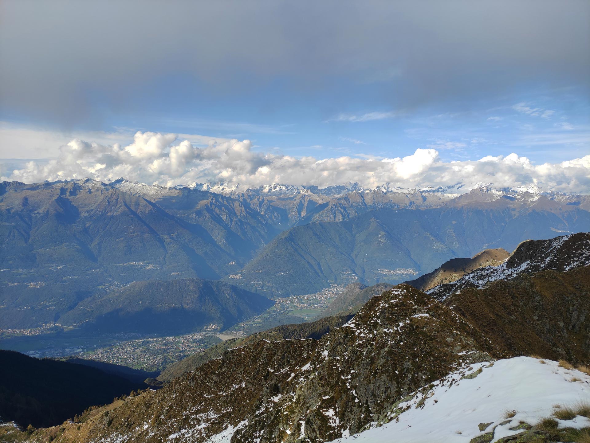 Panoramica sulla Val Masino (montagne), Valle del Bitto, Lombardia